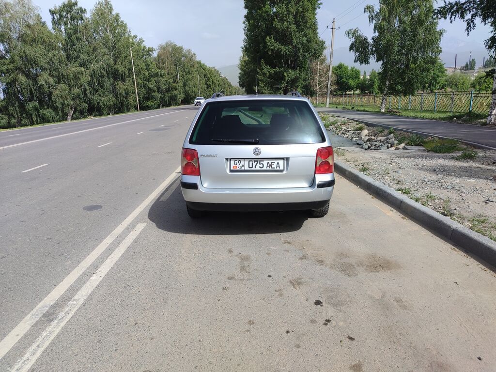Volkswagen Passat: 2002 г., 1.6 л, Механика, Бензин, Универсал: фото 2