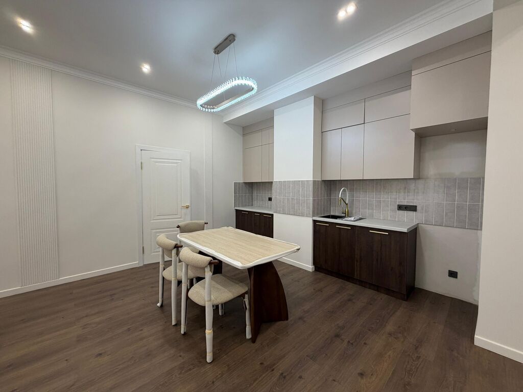 3 комнаты, 75 м², Элитка, 10 этаж, Дизайнерский ремонт: фото 3