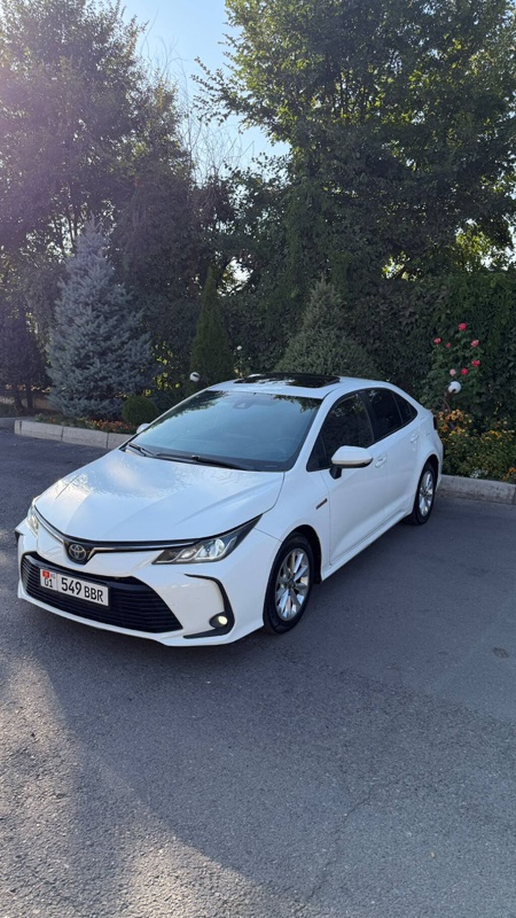 Toyota Corolla: 2019 г., 1.8 л, Автомат, Бензин, Седан: фото 2