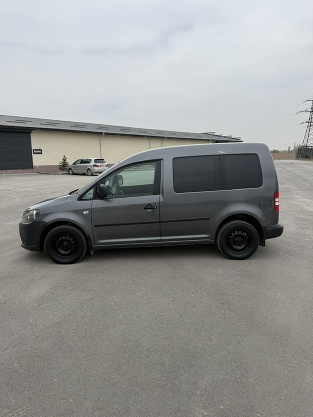 Volkswagen Caddy: 2012 г., 1.2 л, Механика, Бензин, Фургон: фото 3