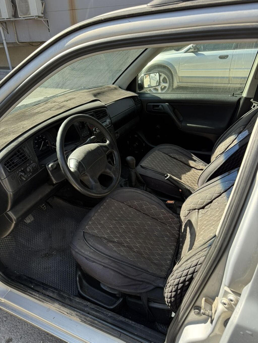 Volkswagen Golf Variant: 1996 г., 1.8 л, Механика, Универсал: фото 5