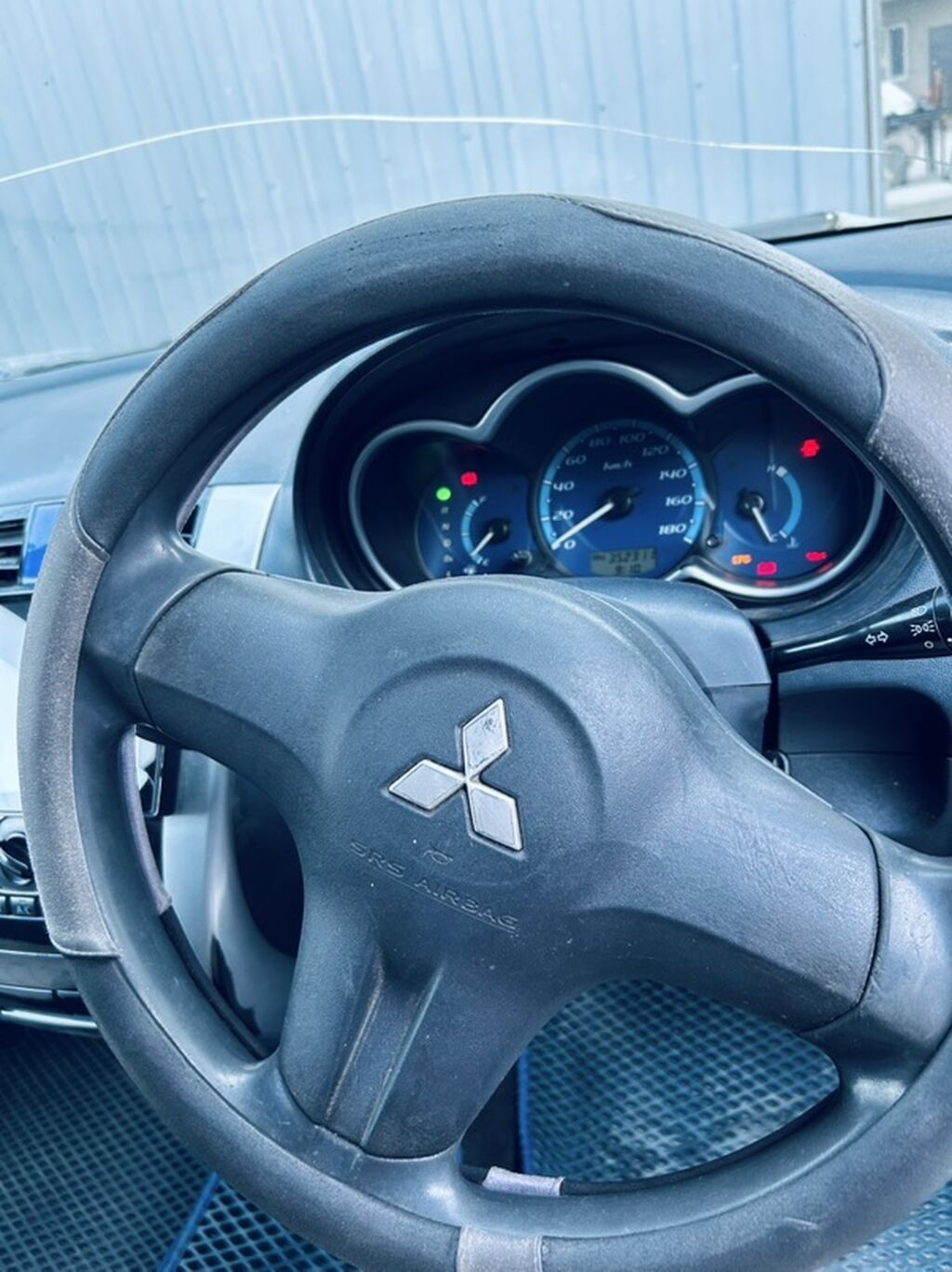 Mitsubishi Colt: 2003 г., 1.3 л, Вариатор, Бензин, Хэтчбэк: фото 4