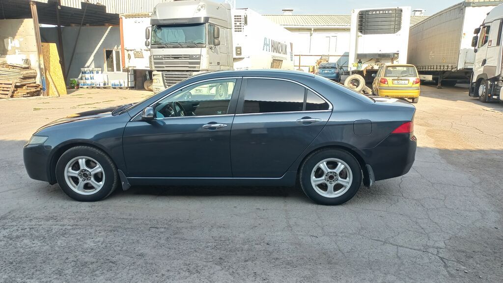 Honda Accord: 2004 г., 2 л, Автомат, Бензин, Седан: фото 3