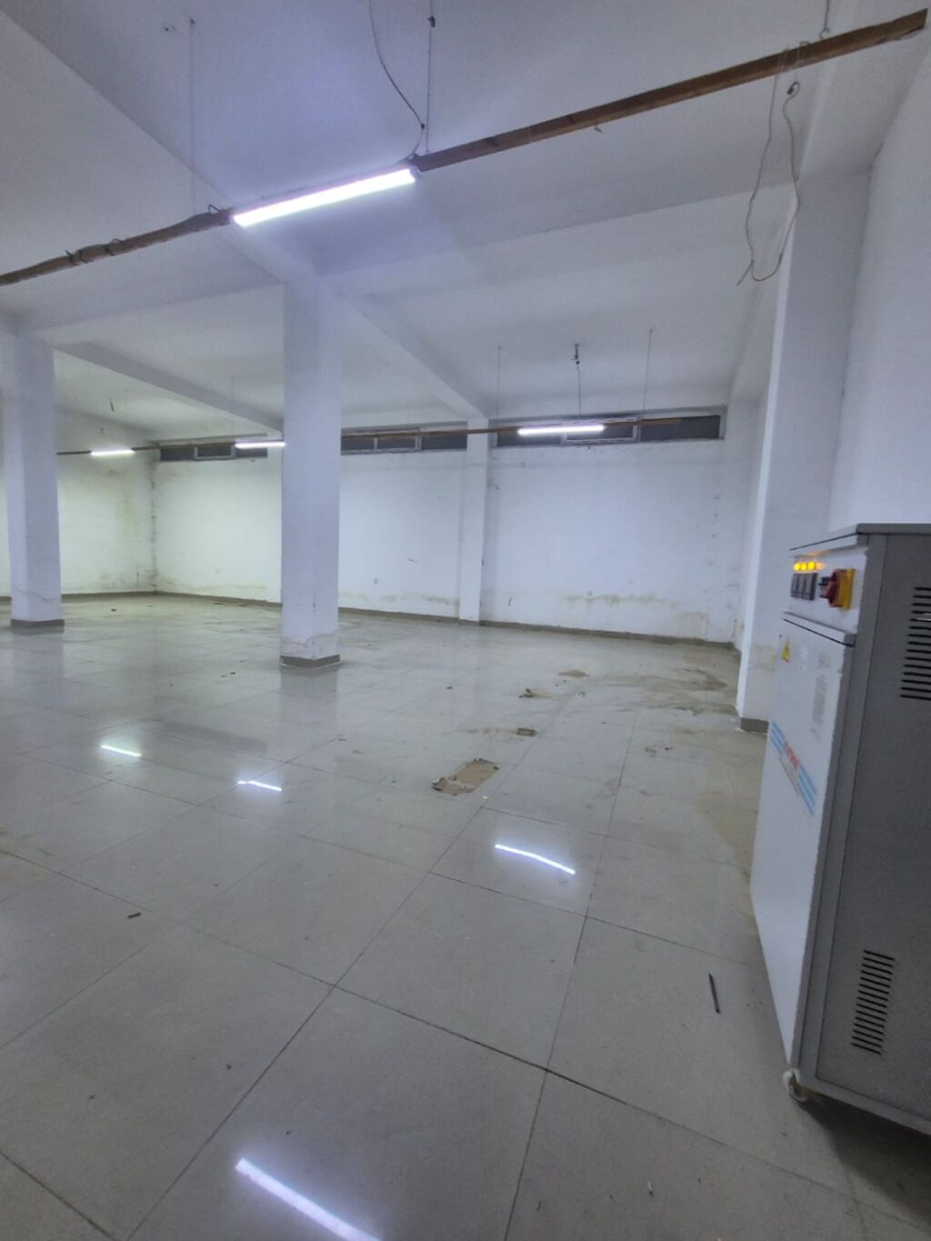 ƏHMƏDLİ METROSUNA PİYADA MƏSAFƏDƏ — 4 MƏRTƏBƏLİ 1.140 M² KOMMERSİYA