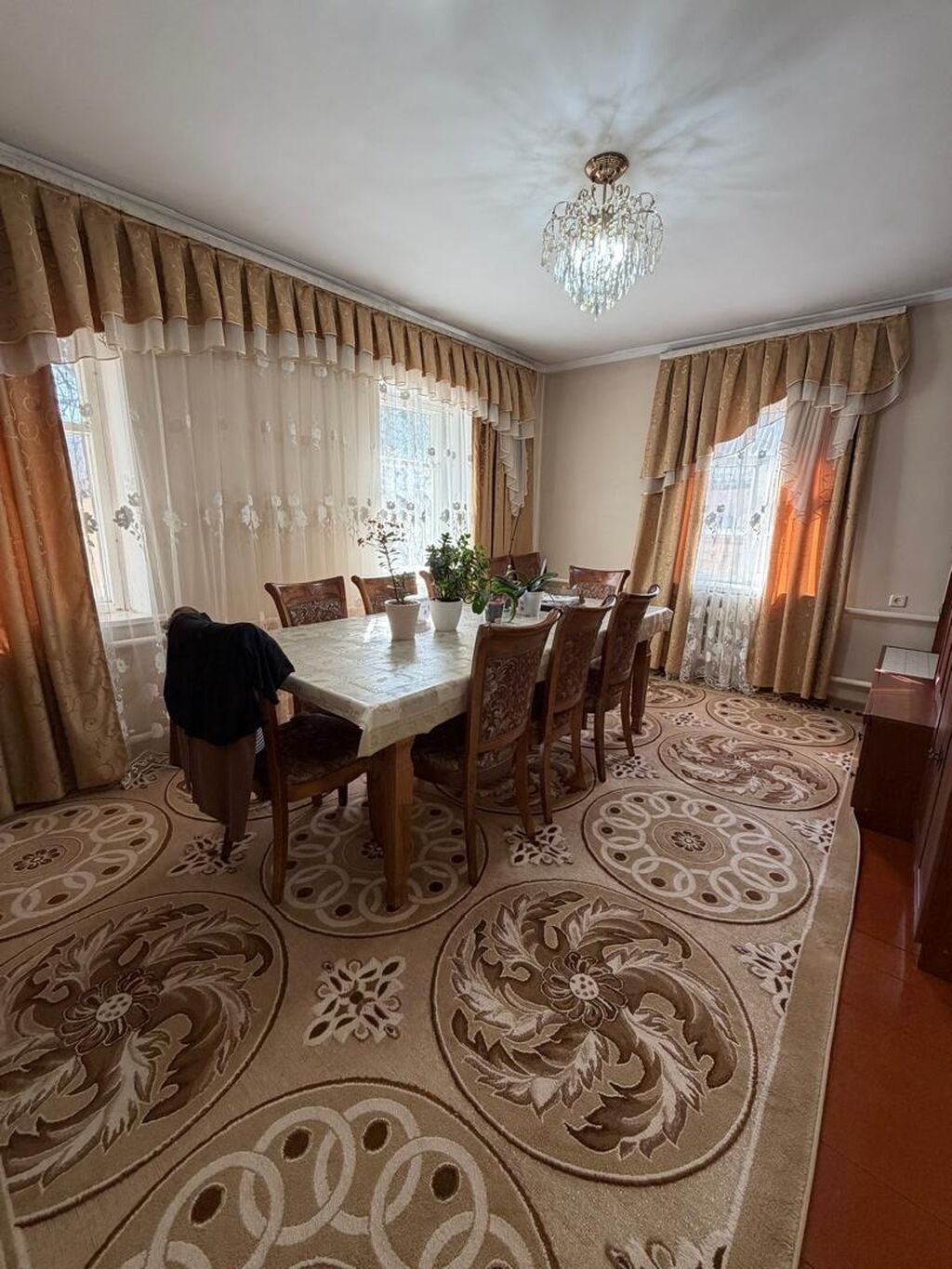 4 комнаты, 76 м², 4 соток, Бишкек, Аламединский рынок / базар Риэлтор: фото 1