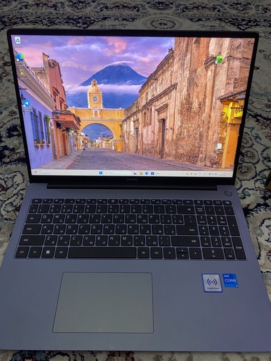 Huawei MateBook D16 (2023) - Экран 16" IPS с тонкими рамками: фото 2