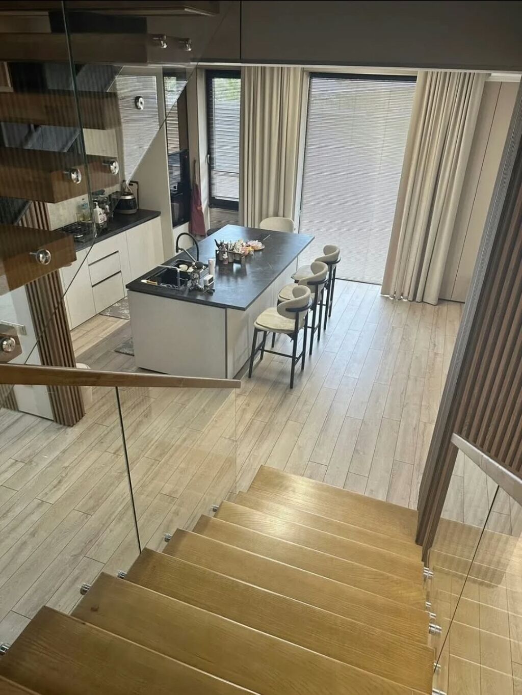 220 м², 4 комнаты, Семейным: фото 6