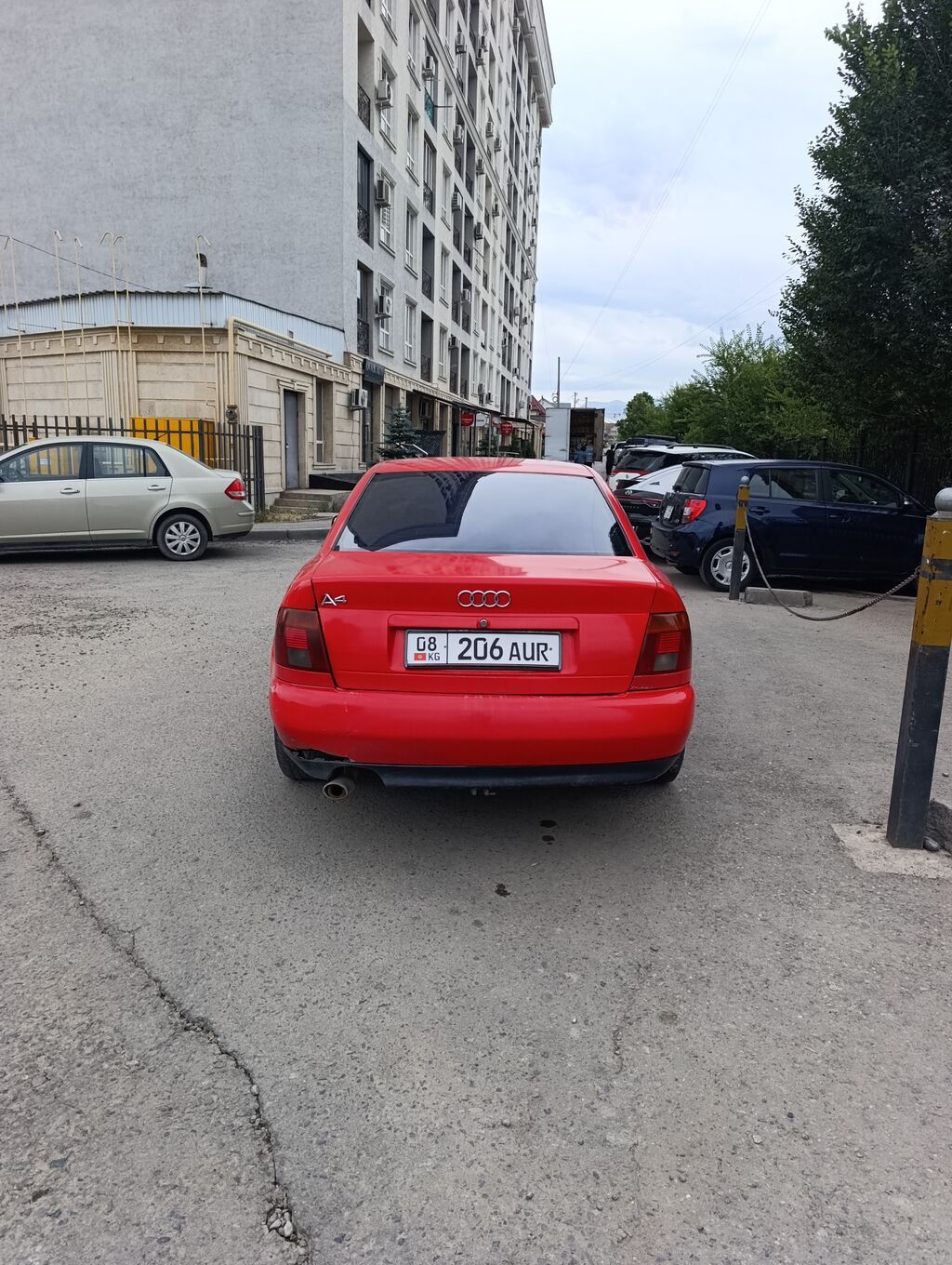 Audi A4: 1997 г., 1.6 л, Механика, Седан: фото 6