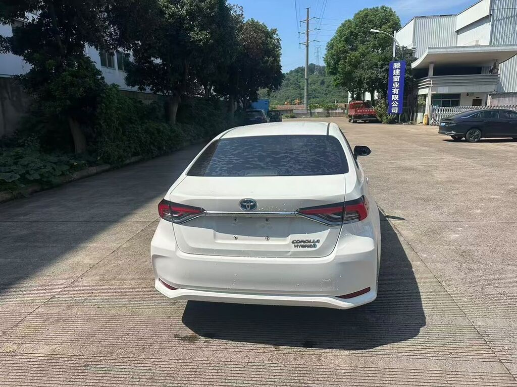Toyota Corolla: 2020 г., 1.8 л, Вариатор, Гибрид, Седан: фото 8