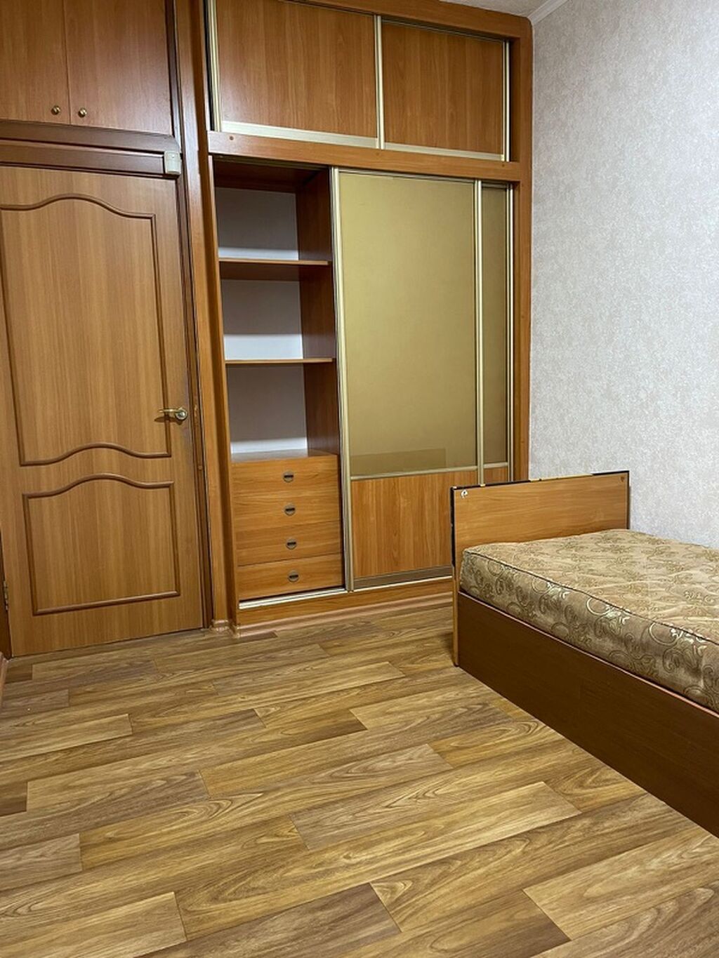 Сдам 3-комн. квартиру, 12 мкр, с мебелью: фото 3