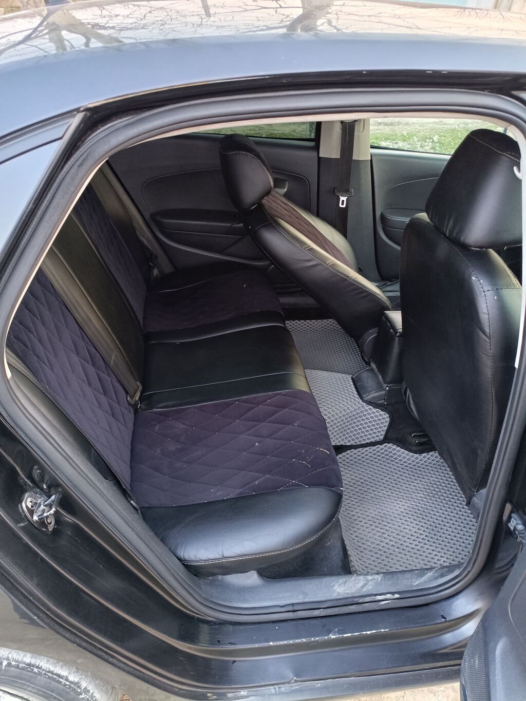 Volkswagen Polo: 2016 г., 1.6 л, Автомат, Газ, Седан: фото 5