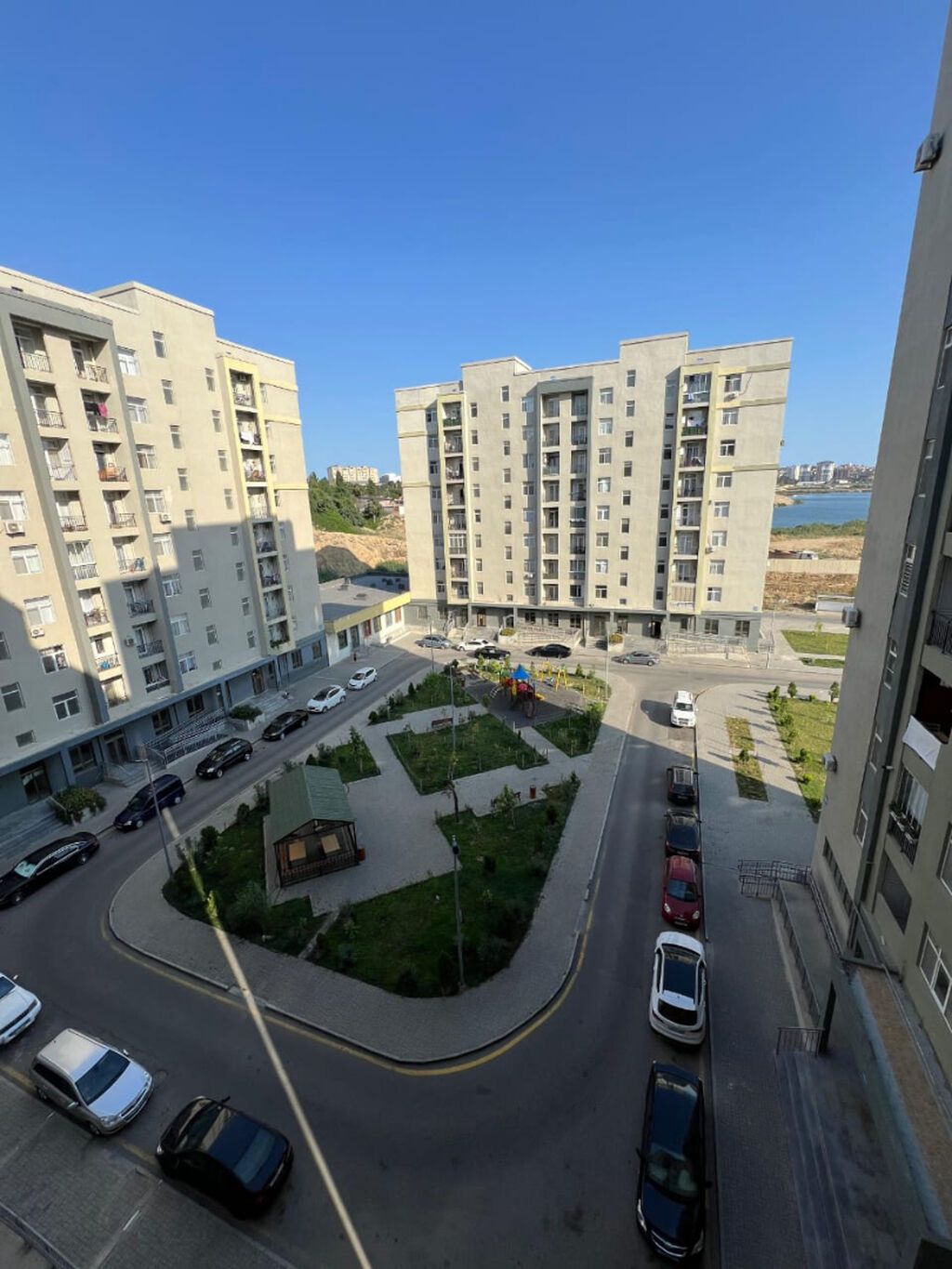 Təcili olaraq Yasamalda ASAN xidmətin arxasinda ayaqla 4 dəqiqəlik