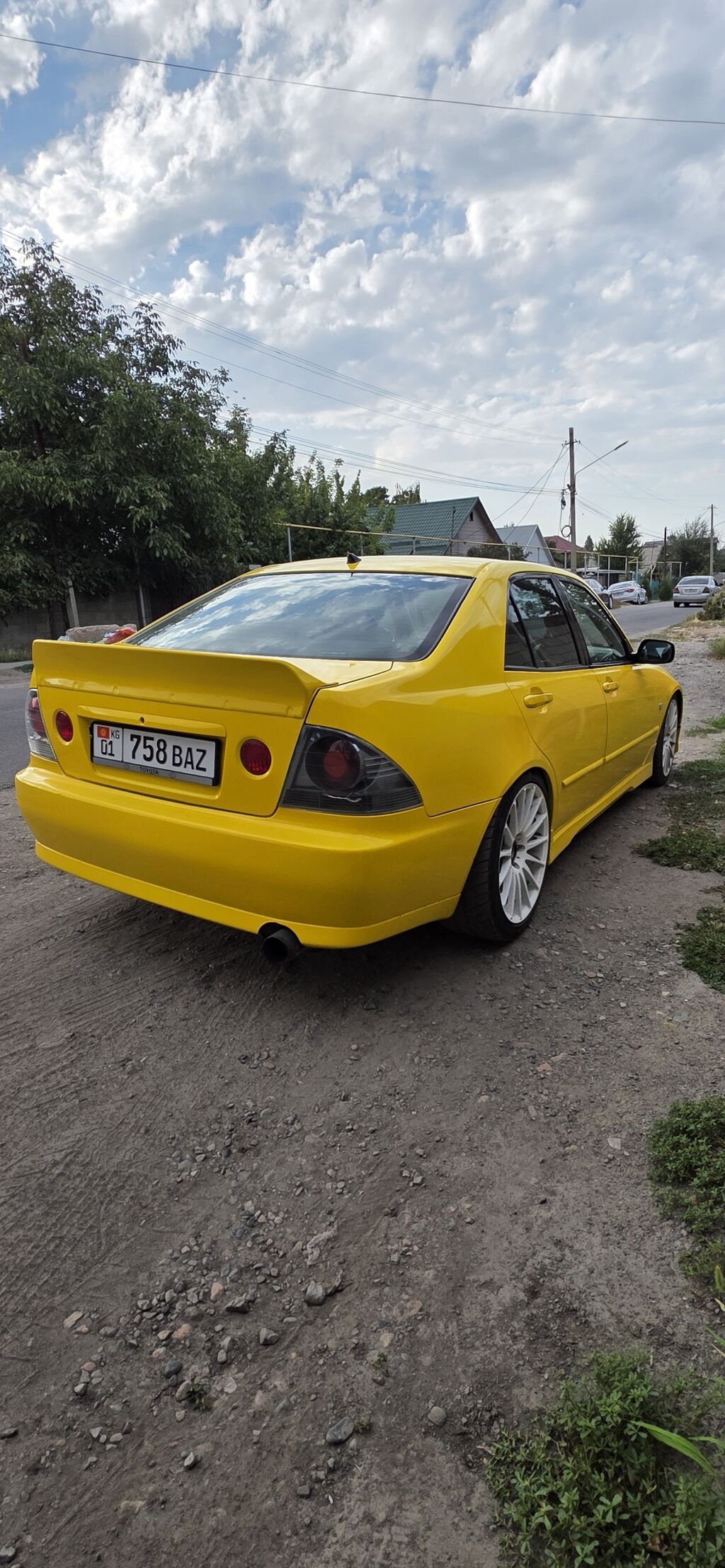 Toyota Altezza: 2001 г., 2 л, Механика, Бензин, Седан: фото 4