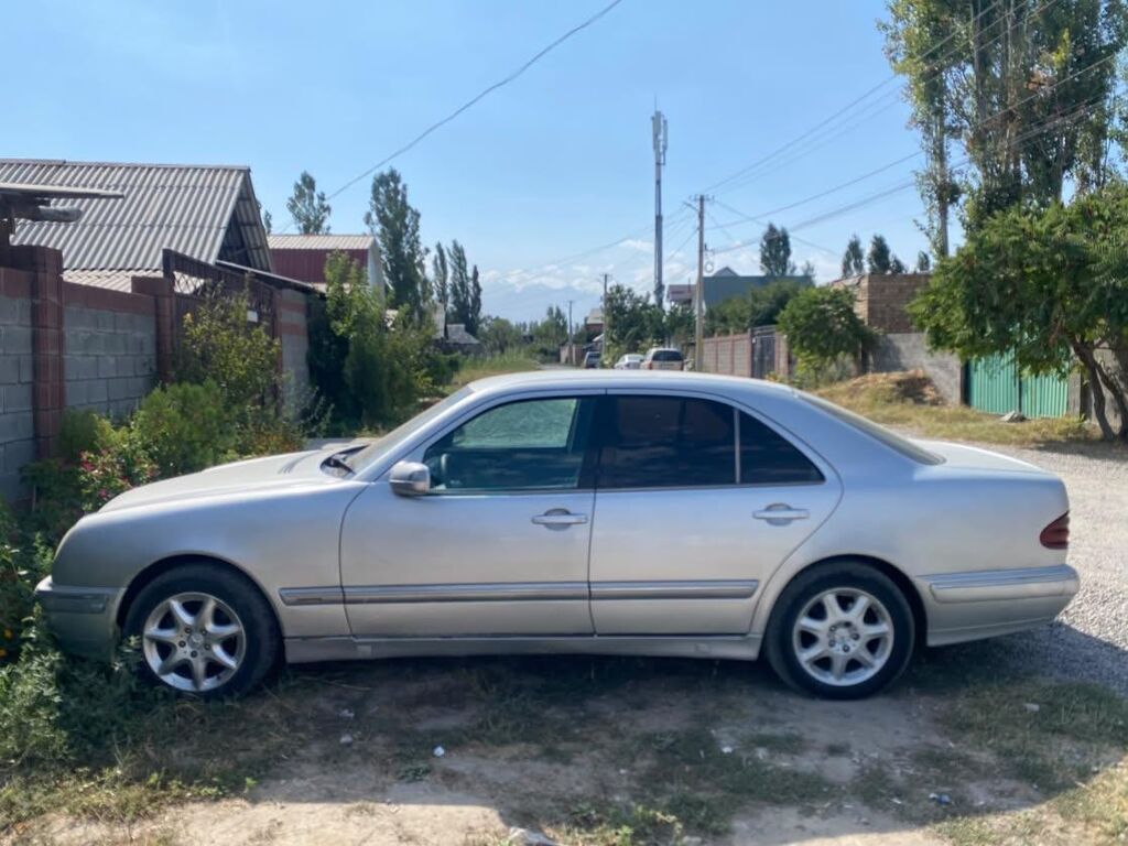 Mercedes-Benz E-Class: 2001 г., 2.2 л, Автомат, Дизель, Седан: фото 2