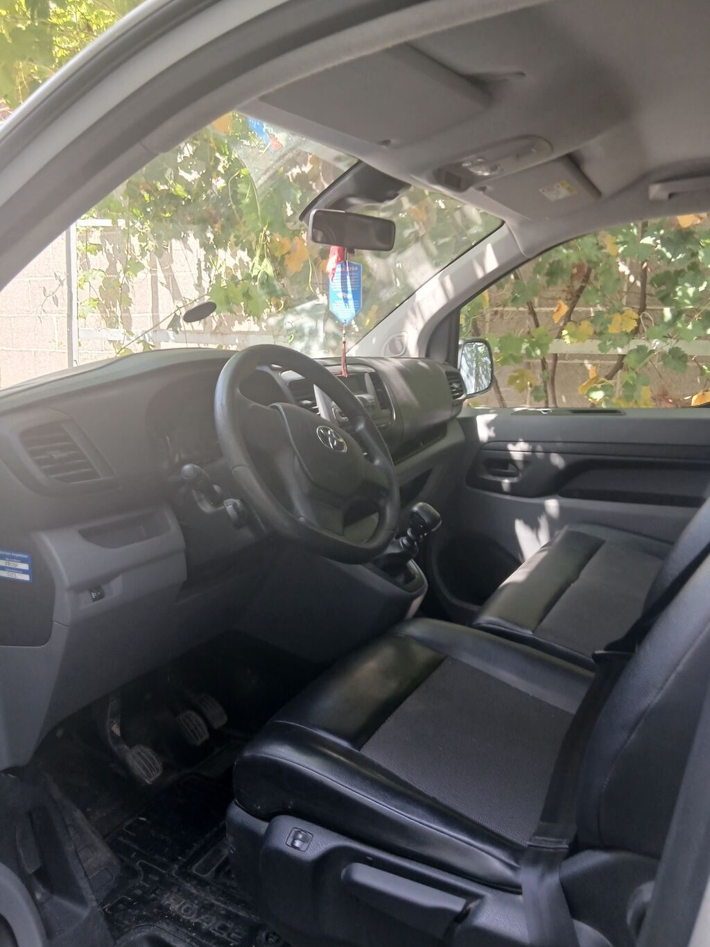 Грузовой фургон Toyota ProAce (белый) - Кузов: цельнометаллический: фото 2