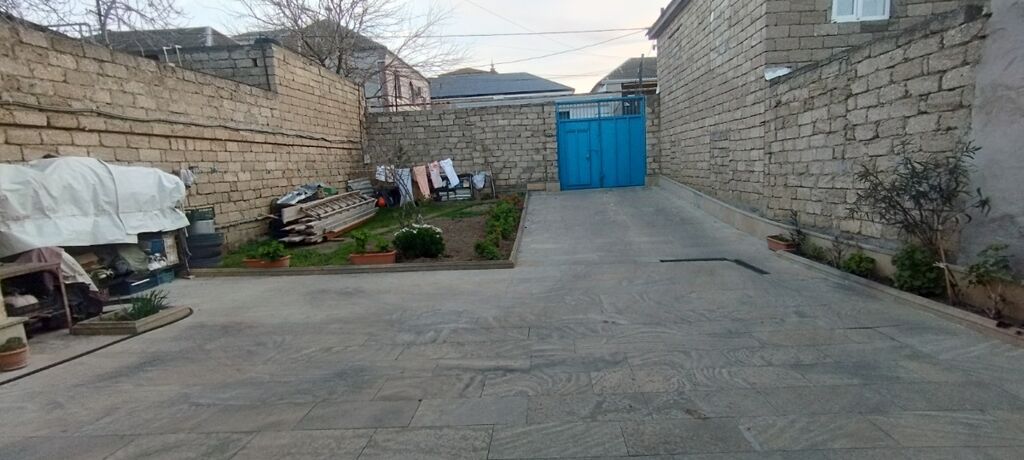 Bakı, Qaraçuxur qəs., 200 kv. m, 7 otaqlı, İnternet, Telefon, Qaz