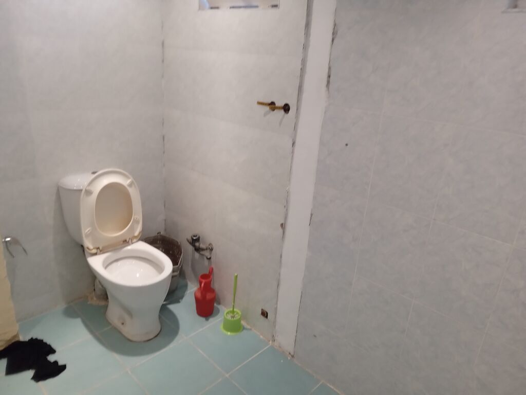 6 otaqlı, 161 kv. m, Orta təmir