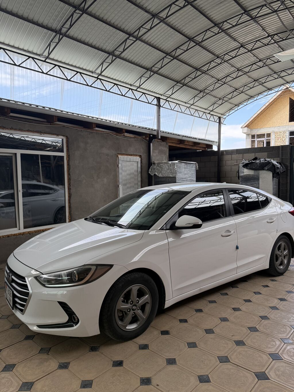 Hyundai Avante: 2018 г., 1.6 л, Автомат, Газ, Седан: фото 3