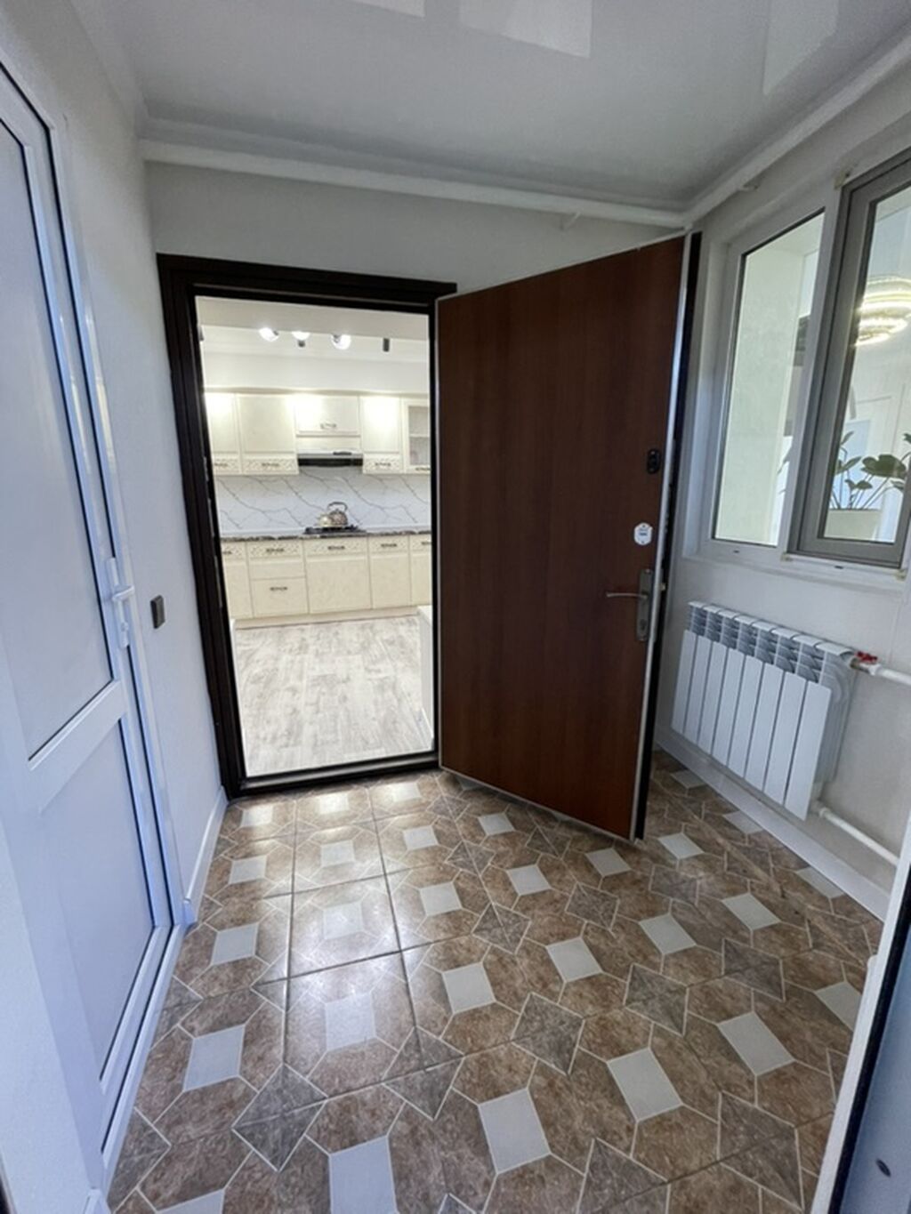 5 комнат, 120 м², 3 соток, Бишкек, Киркомстром Собственник: фото 2