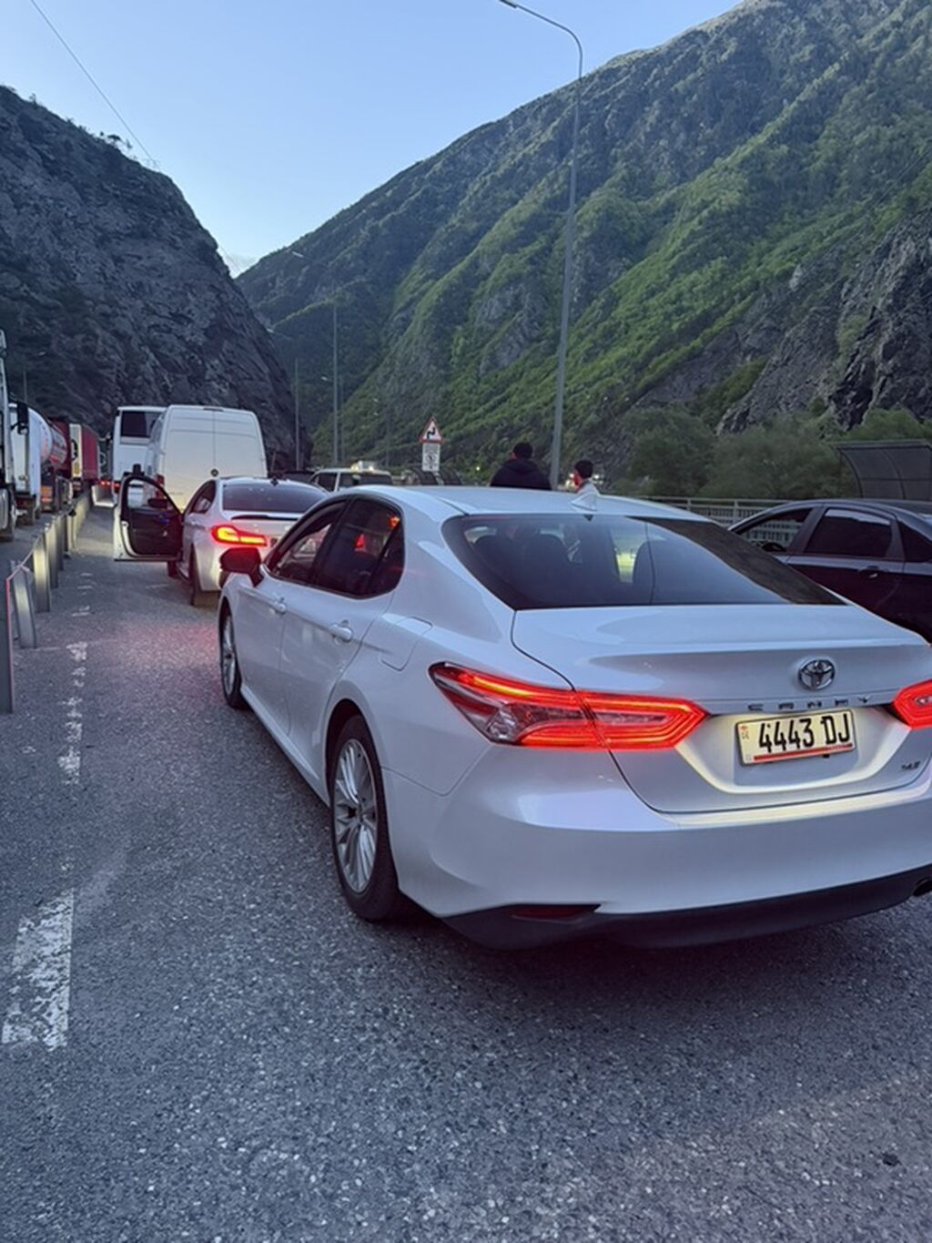 Toyota Camry: 2020 г., 2.5 л, Автомат, Бензин, Седан — фото 6
