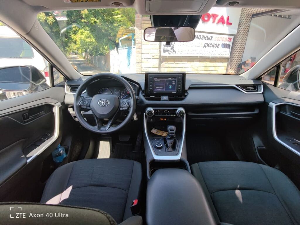 Toyota RAV4: 2020 г., 2.5 л, Автомат, Бензин, Кроссовер: фото 3