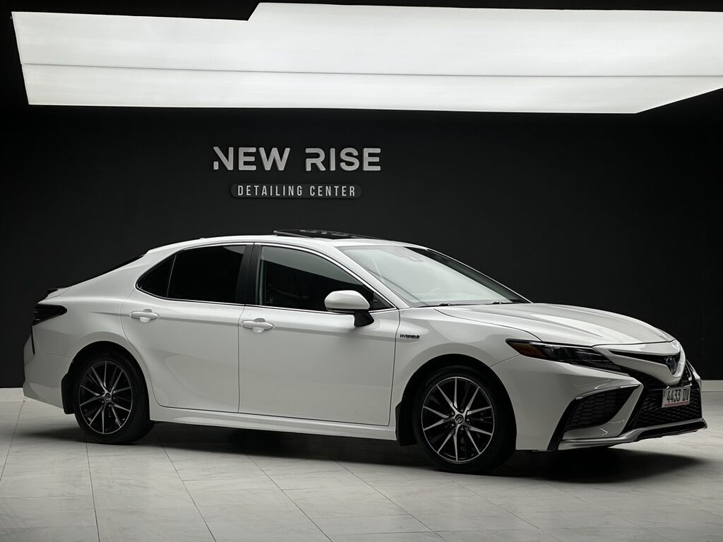 Toyota Camry: 2020 г., 2.5 л, Автомат, Гибрид, Седан: фото 4