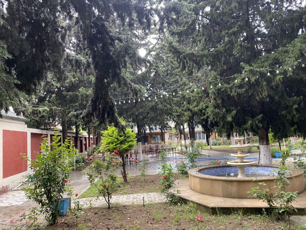 FURQAN AİLƏVİ İSTİRAHƏT MƏRKƏZİ.Restaran 21 sotun içindədir.70-80