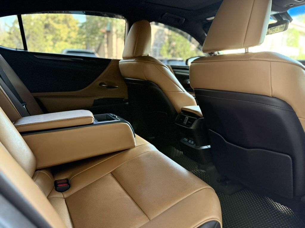 Lexus ES: 2019 г., 2.5 л, Автомат, Гибрид, Седан: фото 7