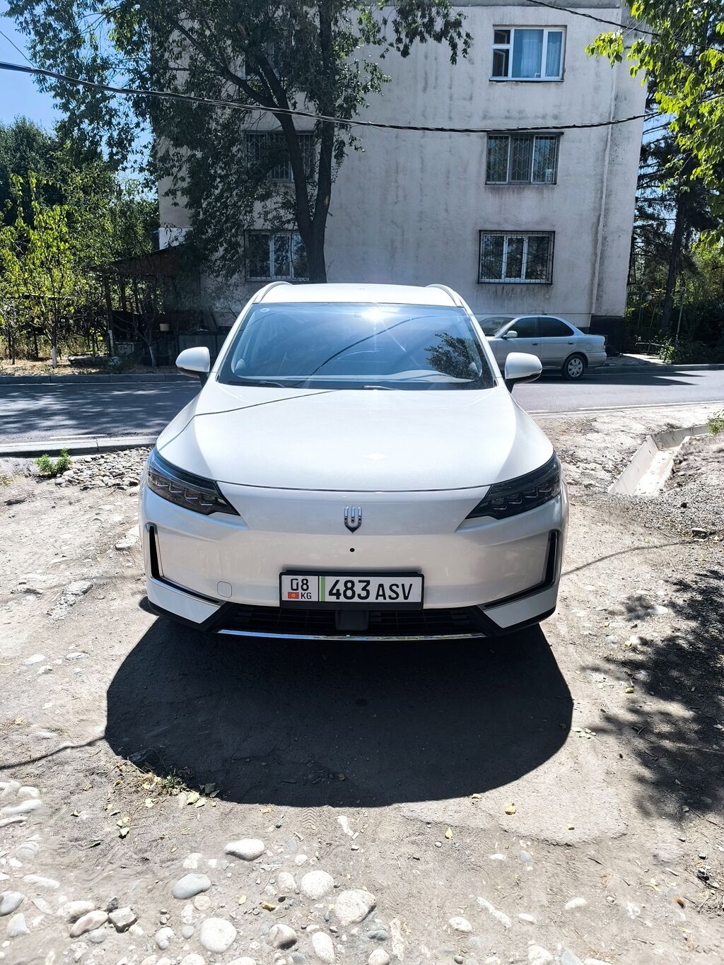 BYD E6: 2024 г., Электромобиль, Кроссовер: фото 4