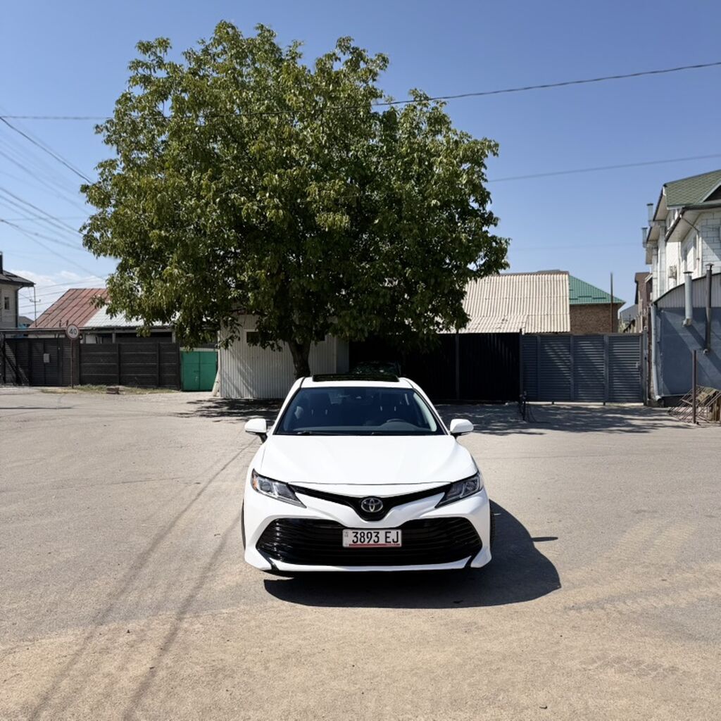 Toyota Camry: 2020 г., 2.5 л, Автомат, Бензин, Седан: фото 3