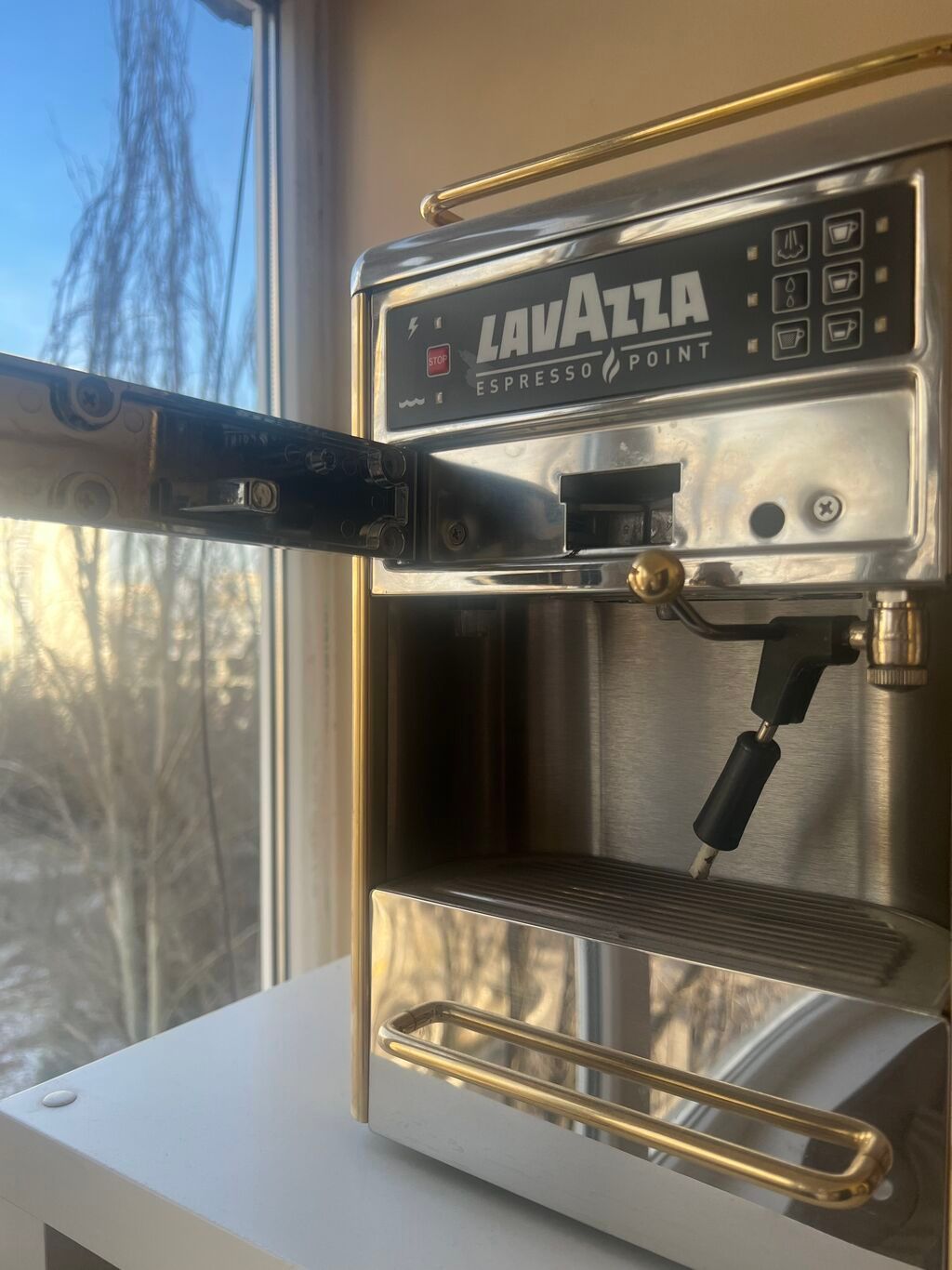Капсульная кофемашина Lavazza б/у: фото 2