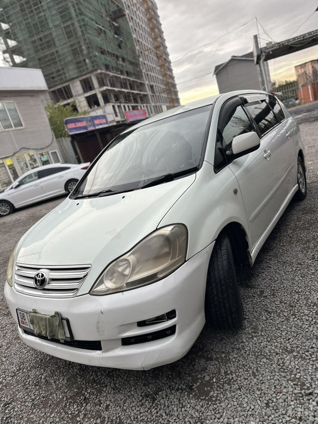 Toyota Ipsum: 2004 г., 2.4 л, Автомат, Газ, Универсал: фото 1