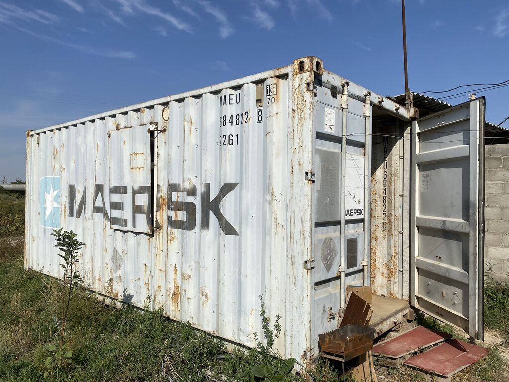 Контейнеры бишкек. Ржавый контейнер. Контейнер раст. Rusted Container.