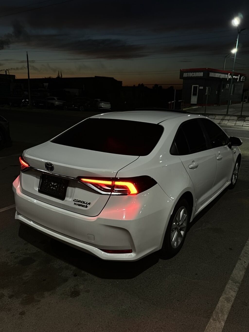Toyota Corolla: 2022 г., 1.8 л, Вариатор, Гибрид, Седан: фото 4