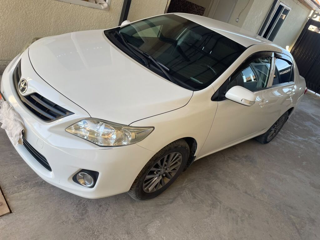 Toyota Corolla: 2012 г., 1.6 л, Бензин, Седан: фото 3