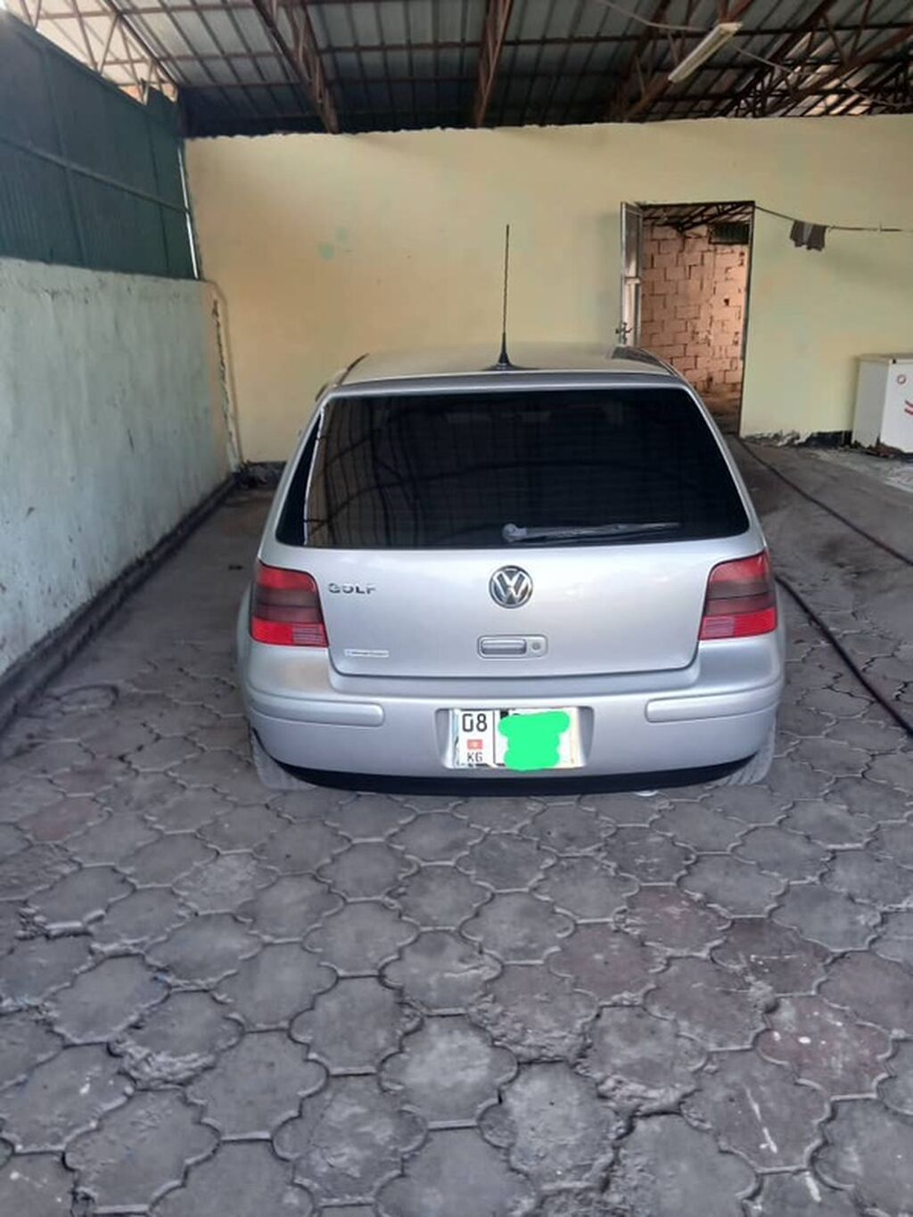 Volkswagen Golf: 2002 г., 2 л, Автомат, Бензин, Хэтчбэк: фото 3