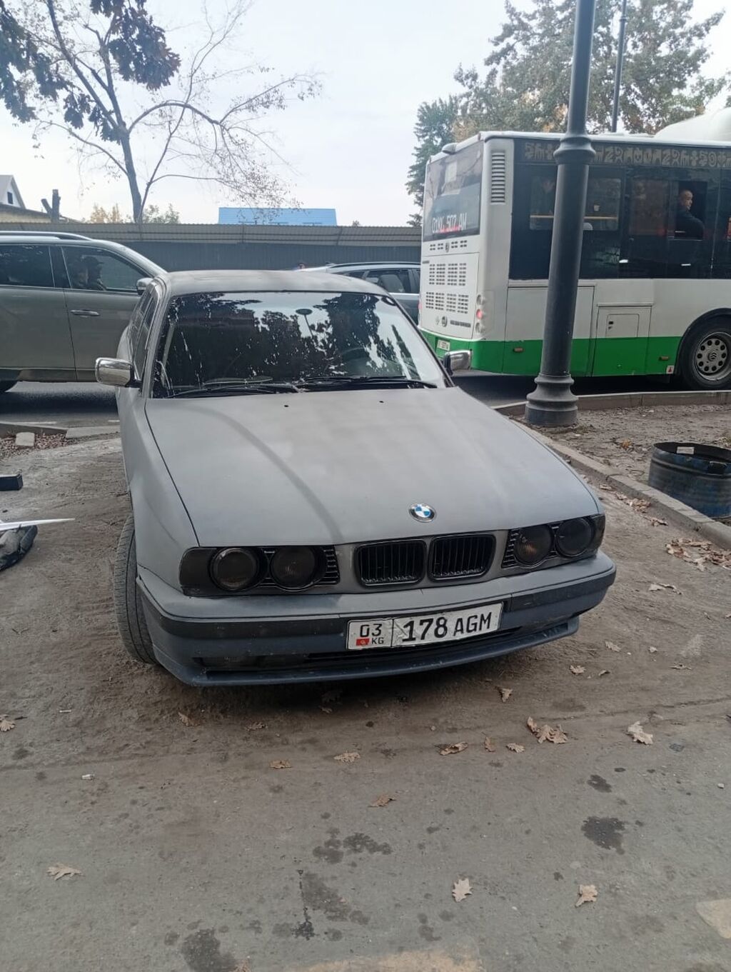 BMW 5 series: 1991 г., 2 л, Механика, Седан: фото 2