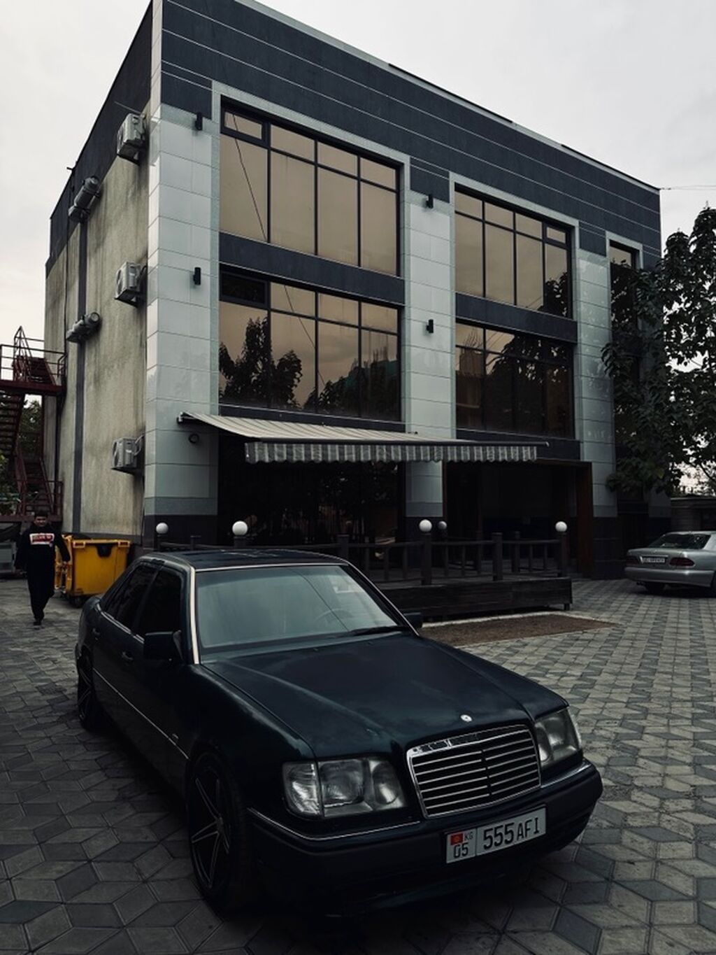 Mercedes-Benz W124: 1995 г., 3.2 л, Автомат, Бензин, Седан: фото 1