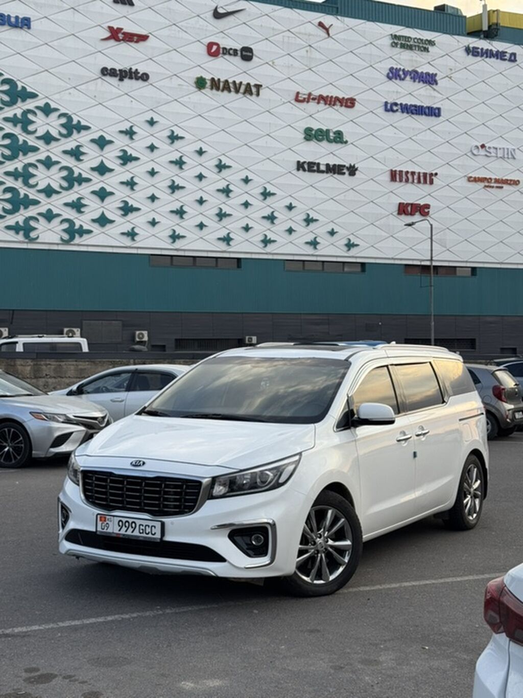 Kia Carnival: 2019 г., 2.2 л, Автомат, Дизель, Минивэн: фото 2