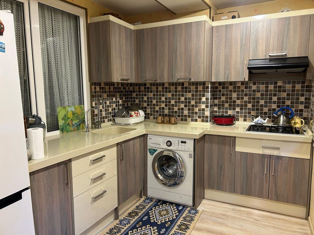 Bakı, 4 otaqlı, Köhnə tikili, 105 kv. m