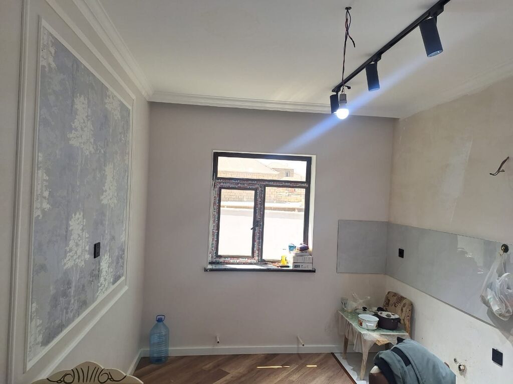 Sarayda Terlan şadlıq evinden yoldan 200m içeri kürsülü 3 otaq