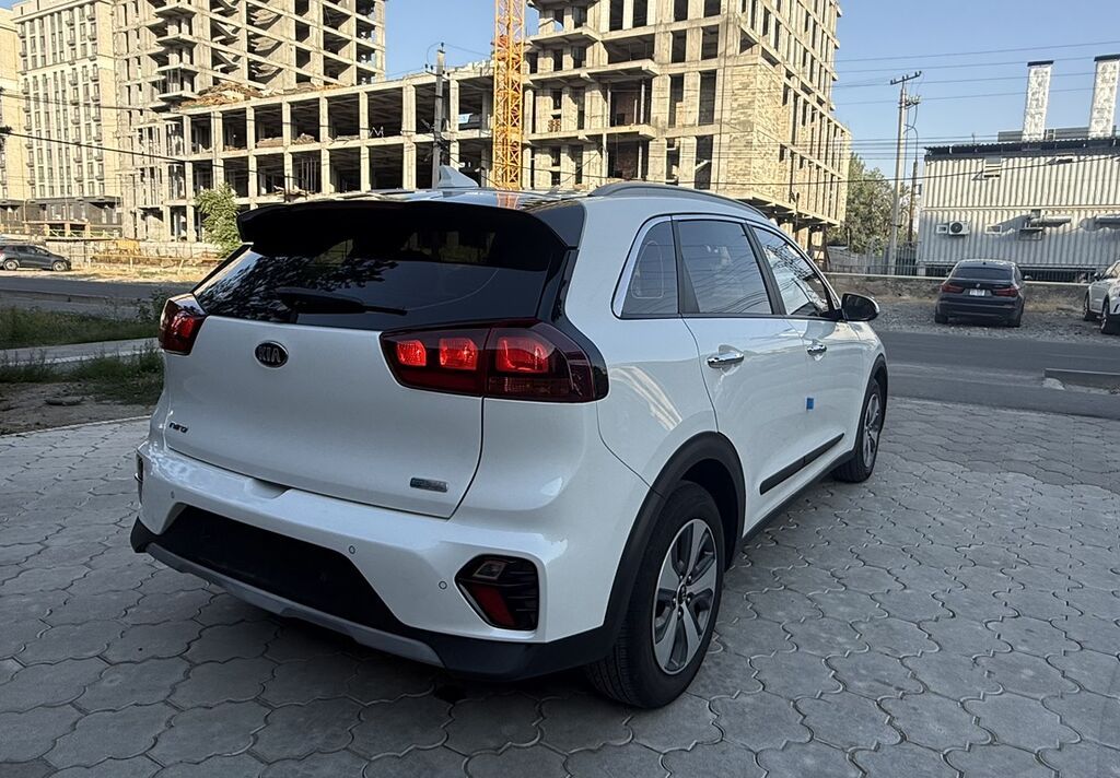 Kia Niro: 2021 г., 1.6 л, Автомат, Гибрид, Кроссовер: фото 5