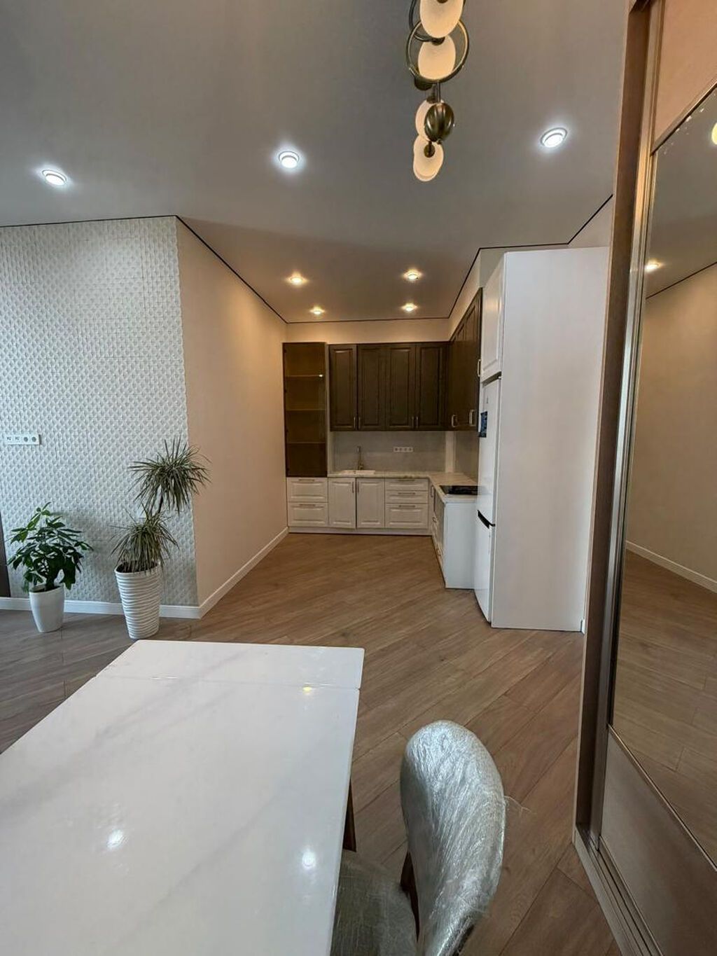 2 комнаты, 56 м², 7 мкр Элитка, 15 этаж, Евроремонт: фото 4