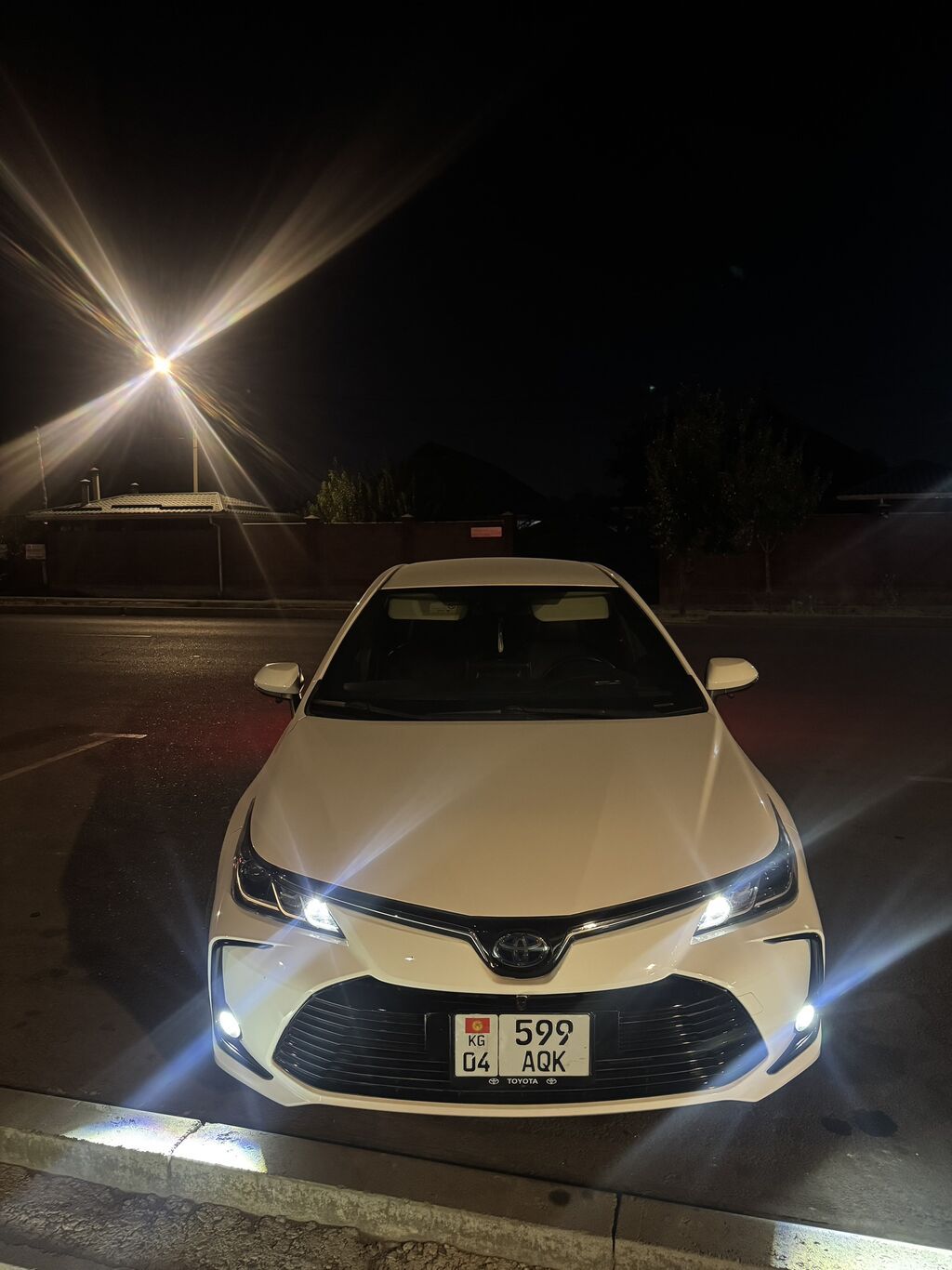 Toyota Corolla: 2021 г., 1.8 л, Вариатор, Гибрид, Седан: фото 3