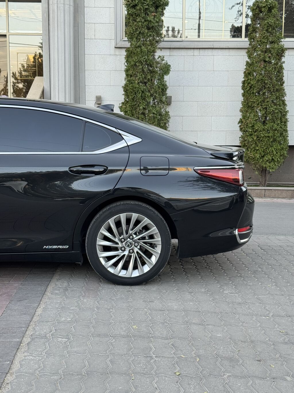 Lexus ES: 2022 г., 2.5 л, Автомат, Гибрид, Седан: фото 5