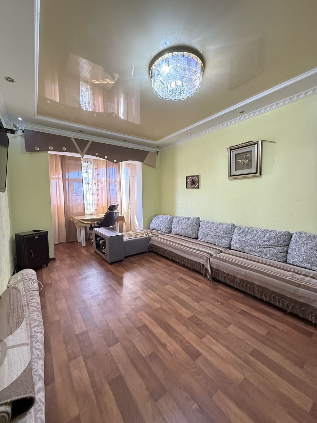 3 комнаты, 68 м², 12 мкр 105 серия, 9 этаж, Евроремонт: фото 1