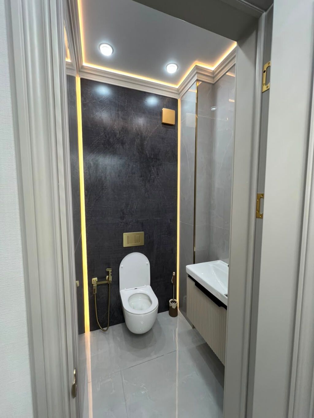 3 комнаты, 80 м², Асанбай мкр Элитка, 10 этаж, Дизайнерский ремонт: фото 2