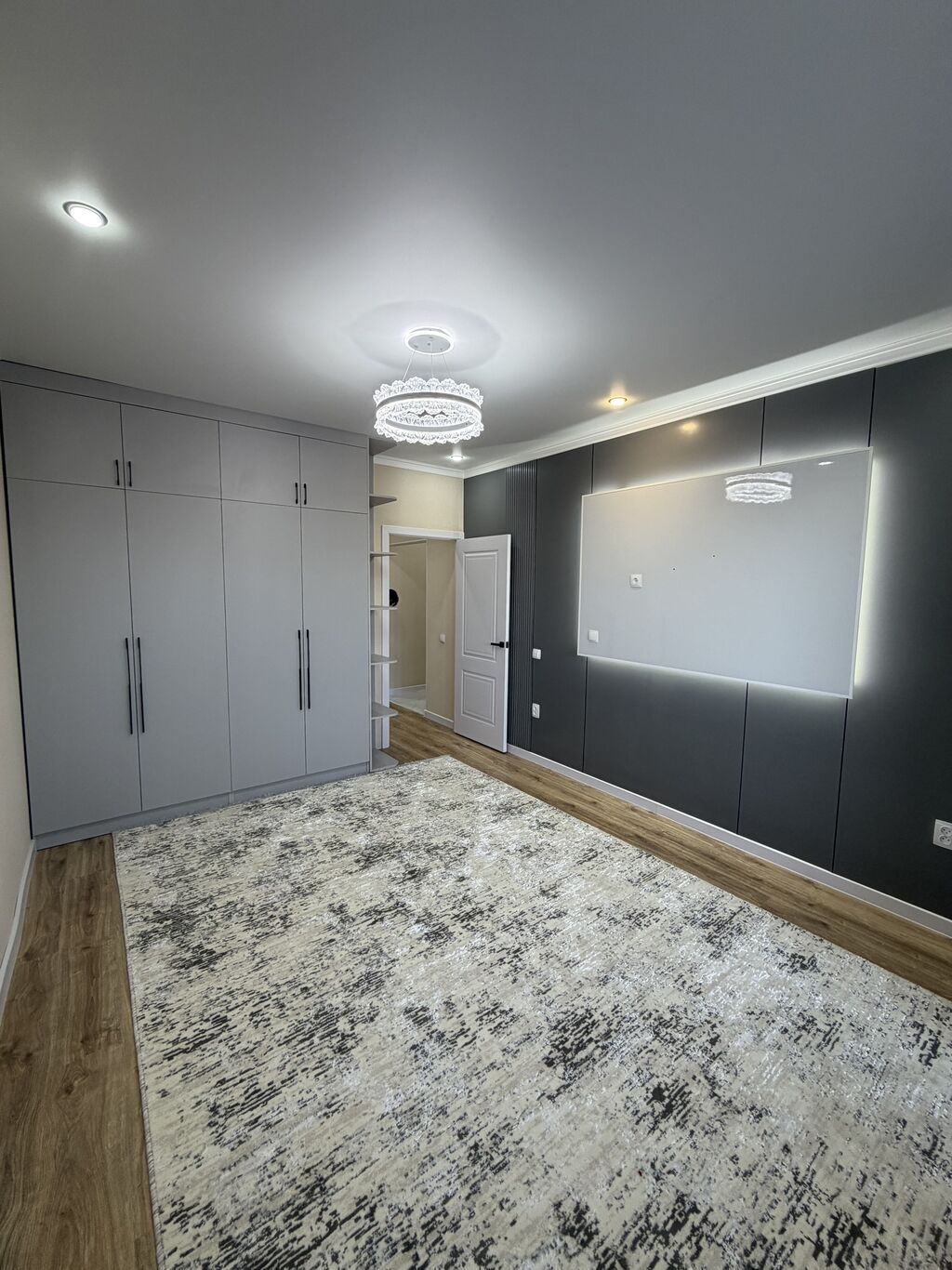 3 комнаты, 78 м², Технопарк 108 серия, 2 этаж, Дизайнерский ремонт: фото 2