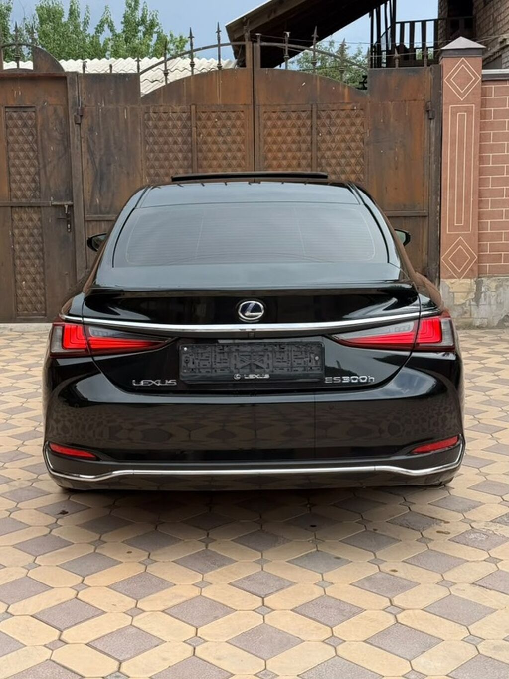 Lexus ES: 2018 г., 2.5 л, Автомат, Гибрид, Седан: фото 6
