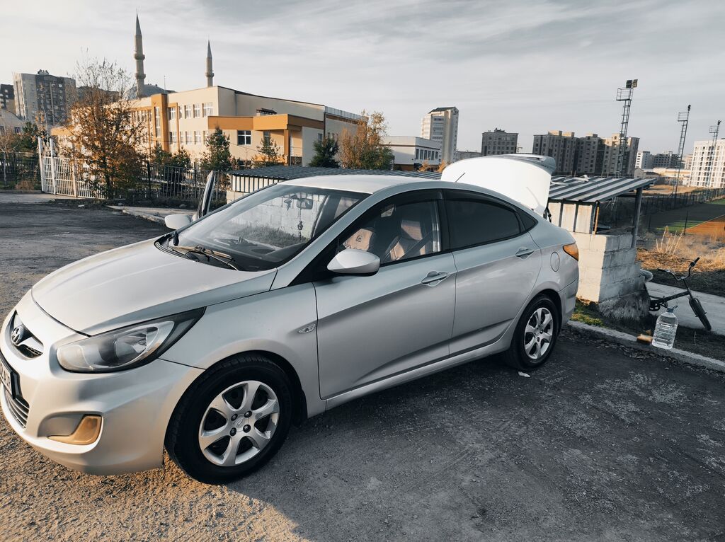 Hyundai Solaris: 2011 г., 1.6 л, Автомат, Бензин, Седан: фото 8